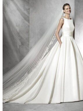 Pronovias "Tami" NWT Unaltered Grace Kelly-esque Ballgown (Size 10)